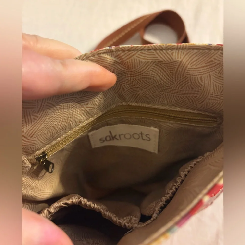 Sakroots Crossbody Bag❤️🤎🧡🤍💛🩵💜 - Picture 11 of 15